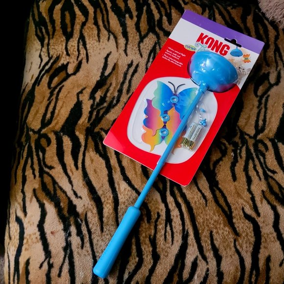 Kong Cat Purrsuit Teaser Toy New! - Picture 1 of 4